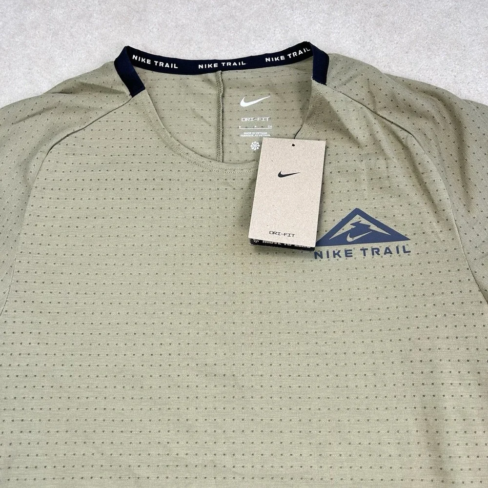 Nike Dri-FIT ADV Trail Solar Chase Men's Small ShortSleeve Running TShirt DV9305